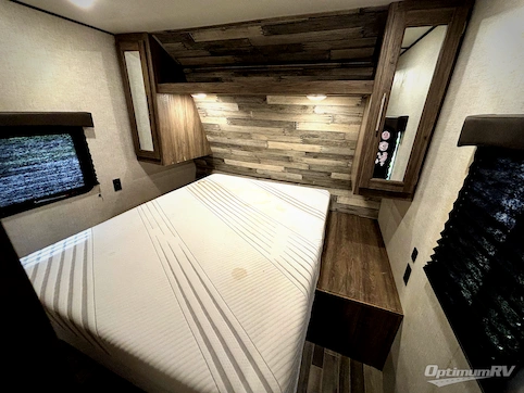 2022 CrossRoads Zinger ZR290KB RV Photo 3