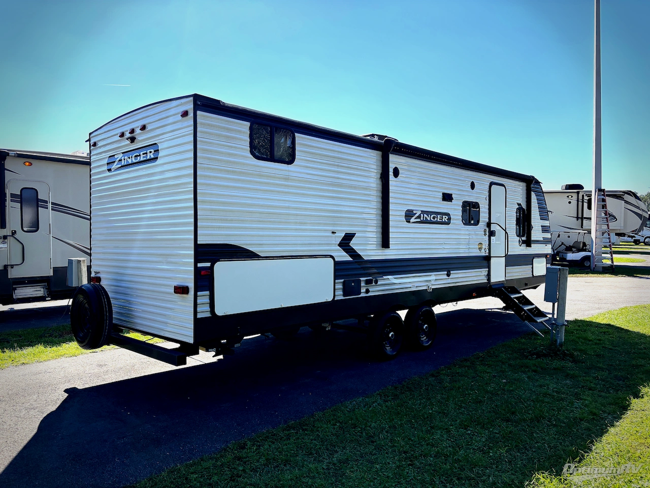 2022 CrossRoads Zinger ZR290KB Photo 2