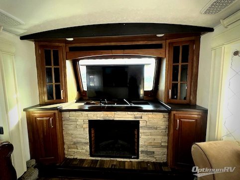 2016 Keystone Montana 3711 FL RV Photo 2