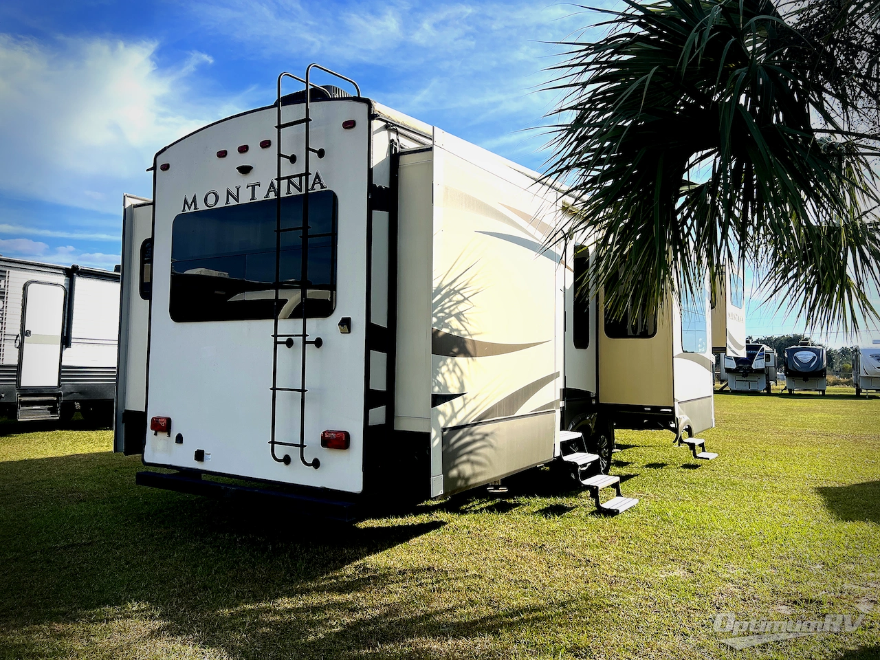 2016 Keystone Montana 3711 FL Photo 3