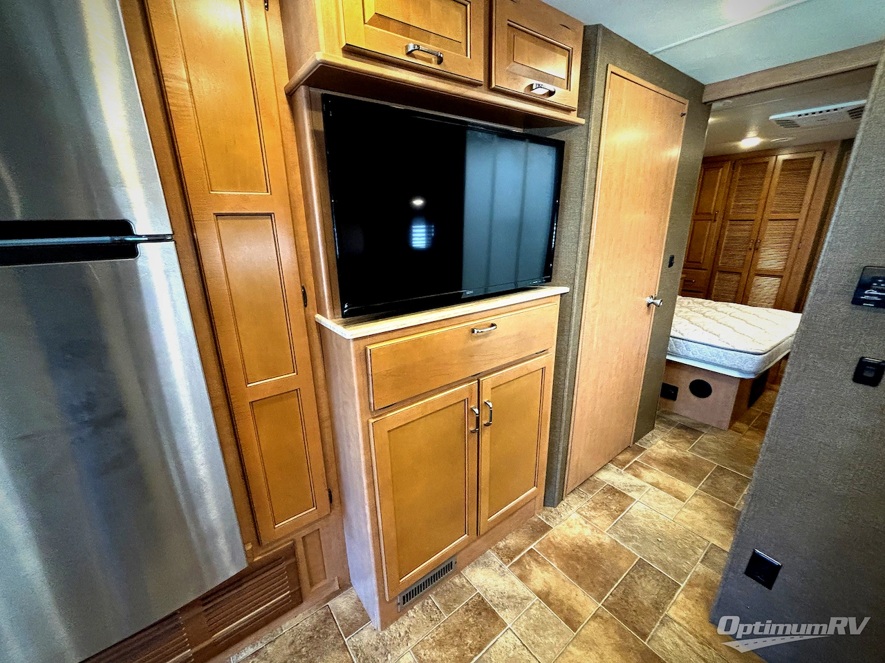 2016 Thor Hurricane 35C Photo 12