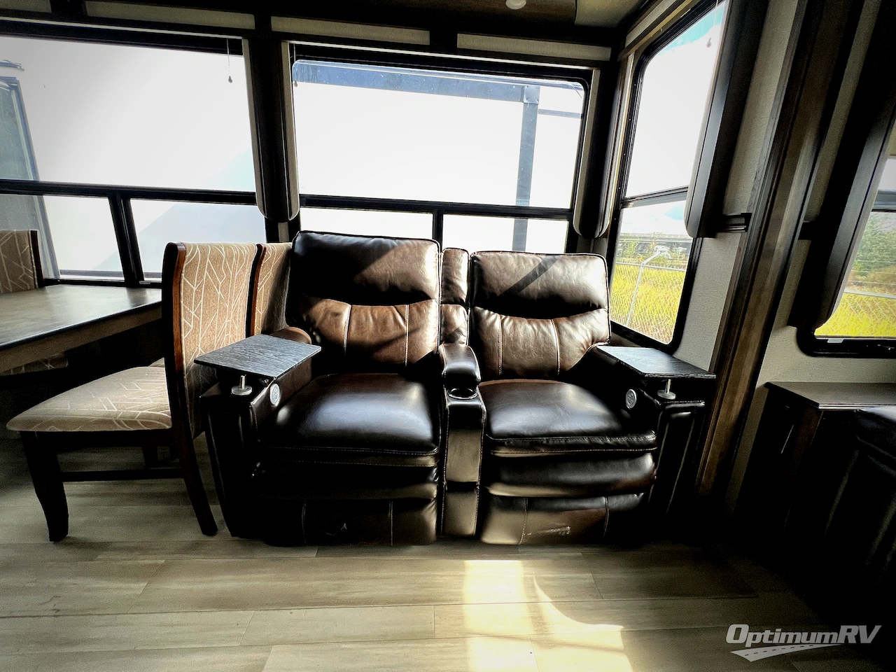 2021 Grand Design Solitude 373FB Photo 9