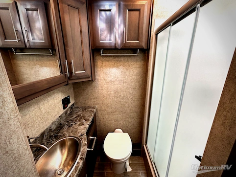 2021 Thor Outlaw 38MB RV Photo 3