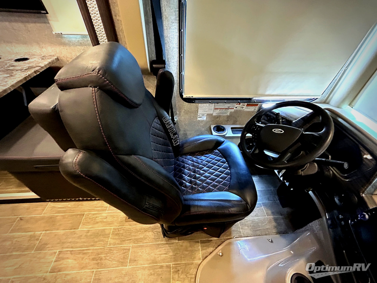 2021 Thor Outlaw 38MB Photo 7