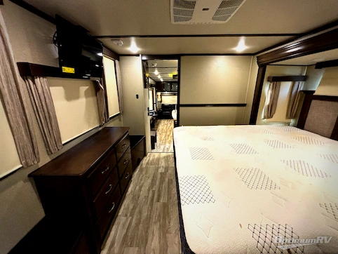 2019 Grand Design Solitude 372WB RV Photo 3