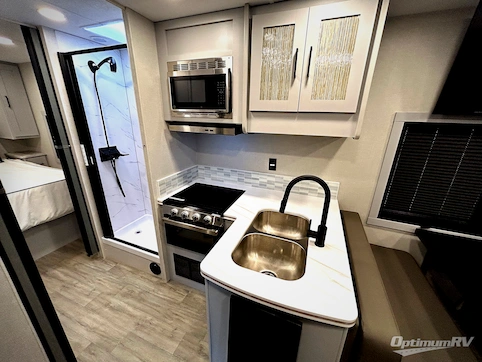 2025 Coachmen Pursuit 27XPS RV Photo 2