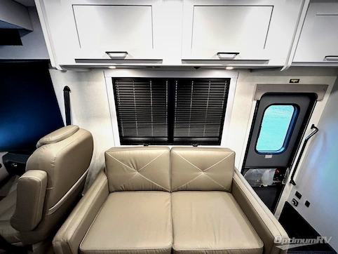 2025 Coachmen Pursuit 27XPS RV Photo 3