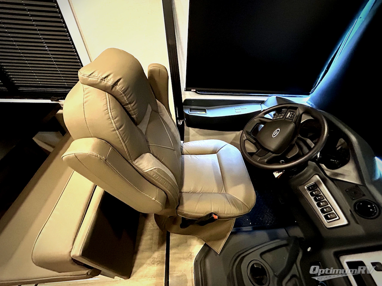 2025 Coachmen Pursuit 27XPS Photo 6