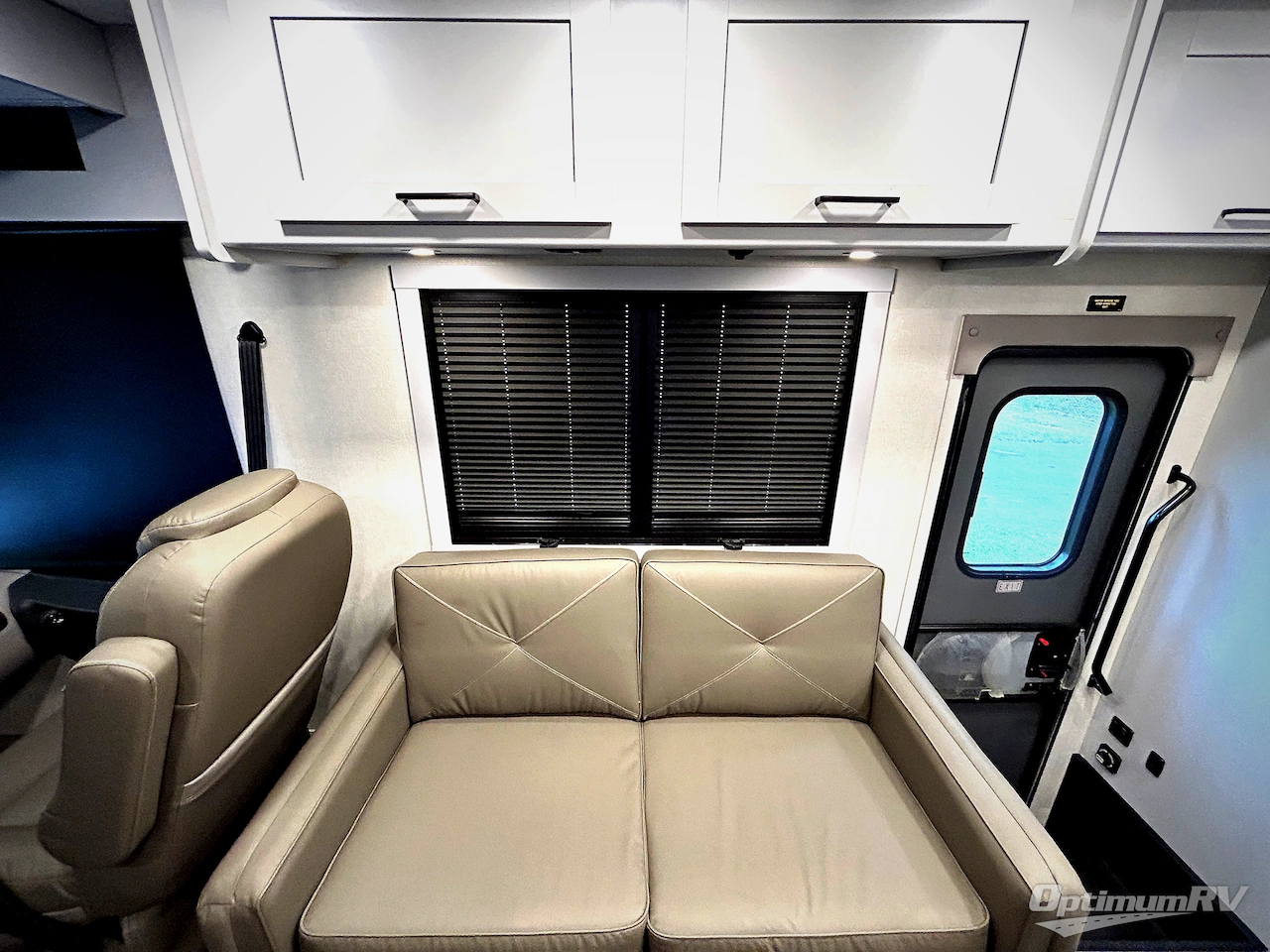 2025 Coachmen Pursuit 27XPS Photo 9