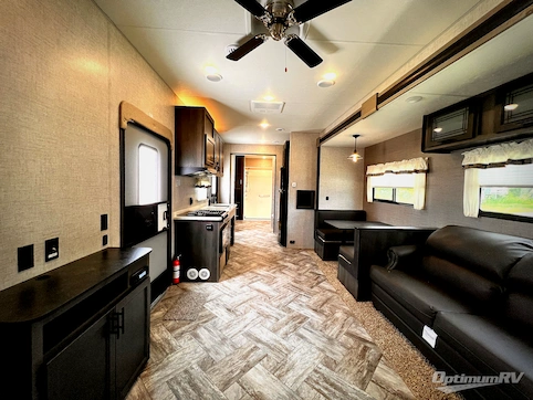 2025 HL Enterprise Hy-Line Premier HY38 RV Photo 2