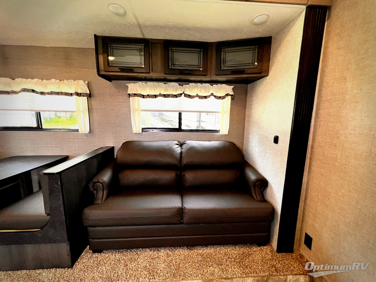 2025 HL Enterprise Hy-Line Premier HY38 Photo 6