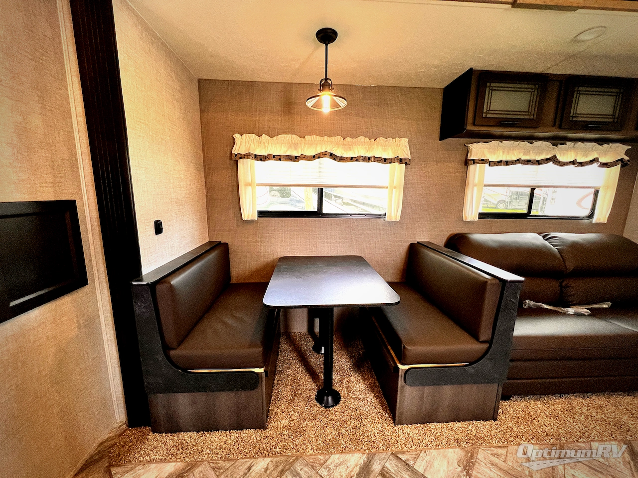 2025 HL Enterprise Hy-Line Premier HY38 Photo 8