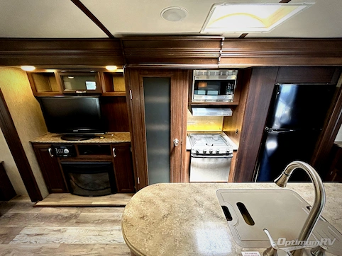 2017 Dutchmen Denali 325RL RV Photo 3