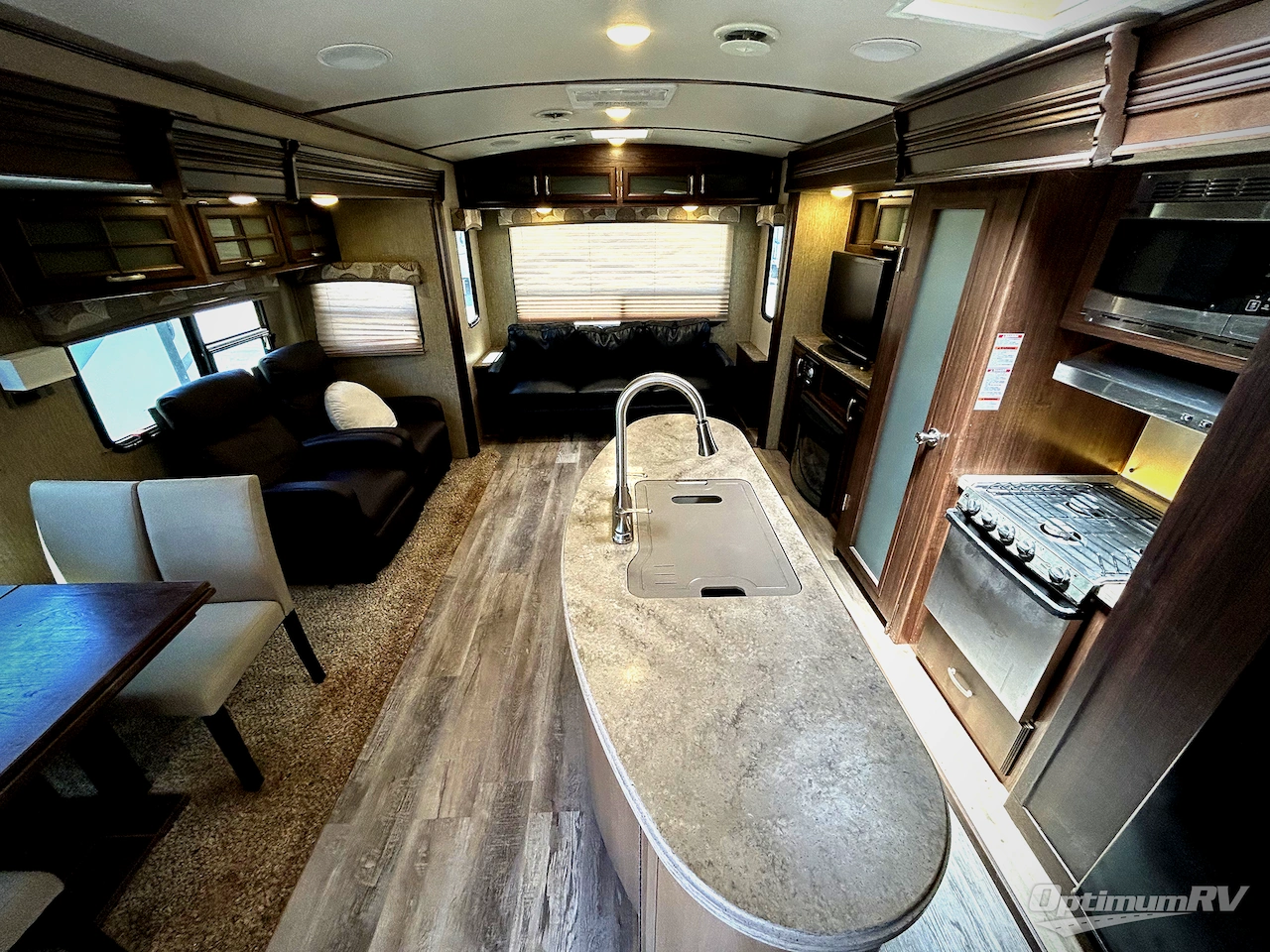 2017 Dutchmen Denali 325RL Photo 4