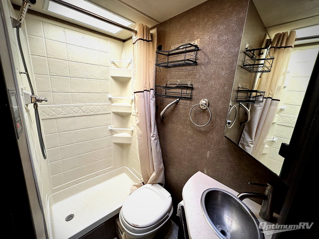 2018 Thor Gemini 23TK Photo 16