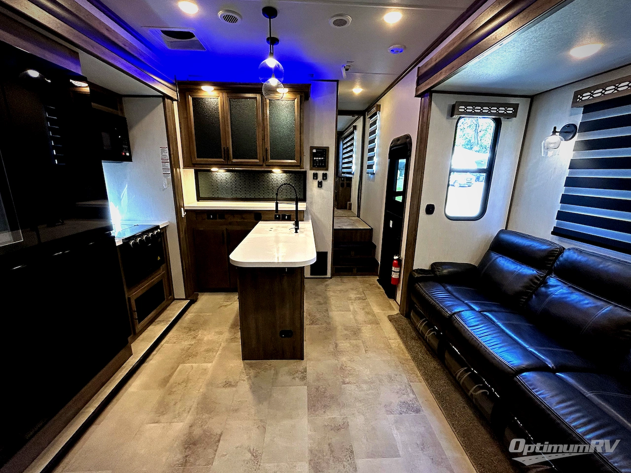 2021 Forest River Vengeance Rogue Armored VGF351G2 Photo 5