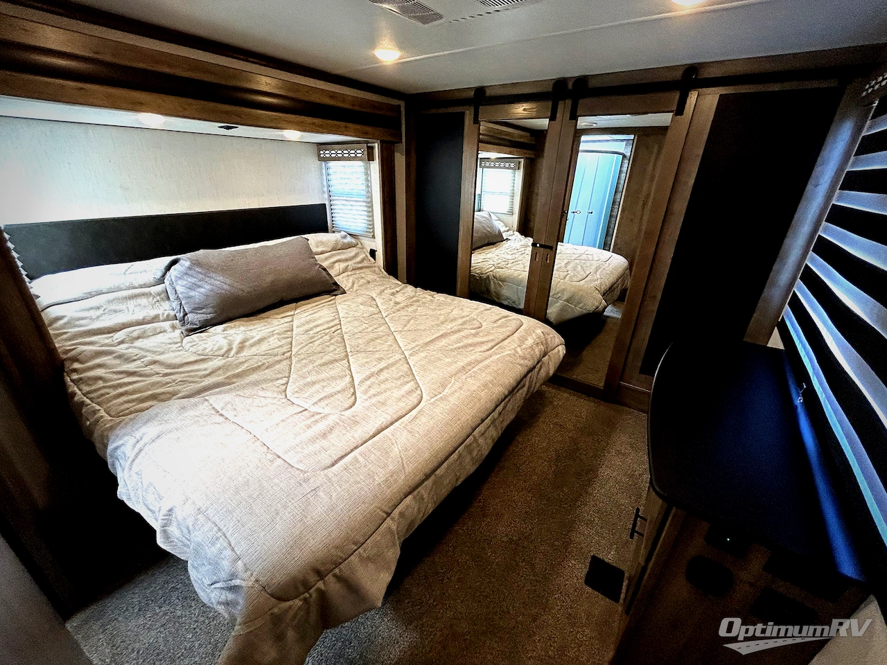 2021 Forest River Vengeance Rogue Armored VGF351G2 Photo 8