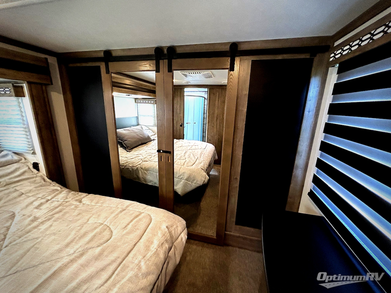 2021 Forest River Vengeance Rogue Armored VGF351G2 Photo 10