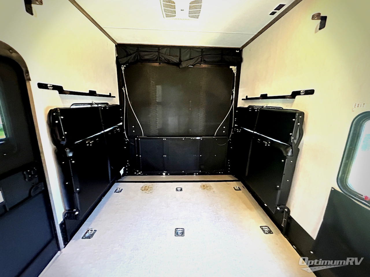 2021 Forest River Vengeance Rogue Armored VGF351G2 Photo 17