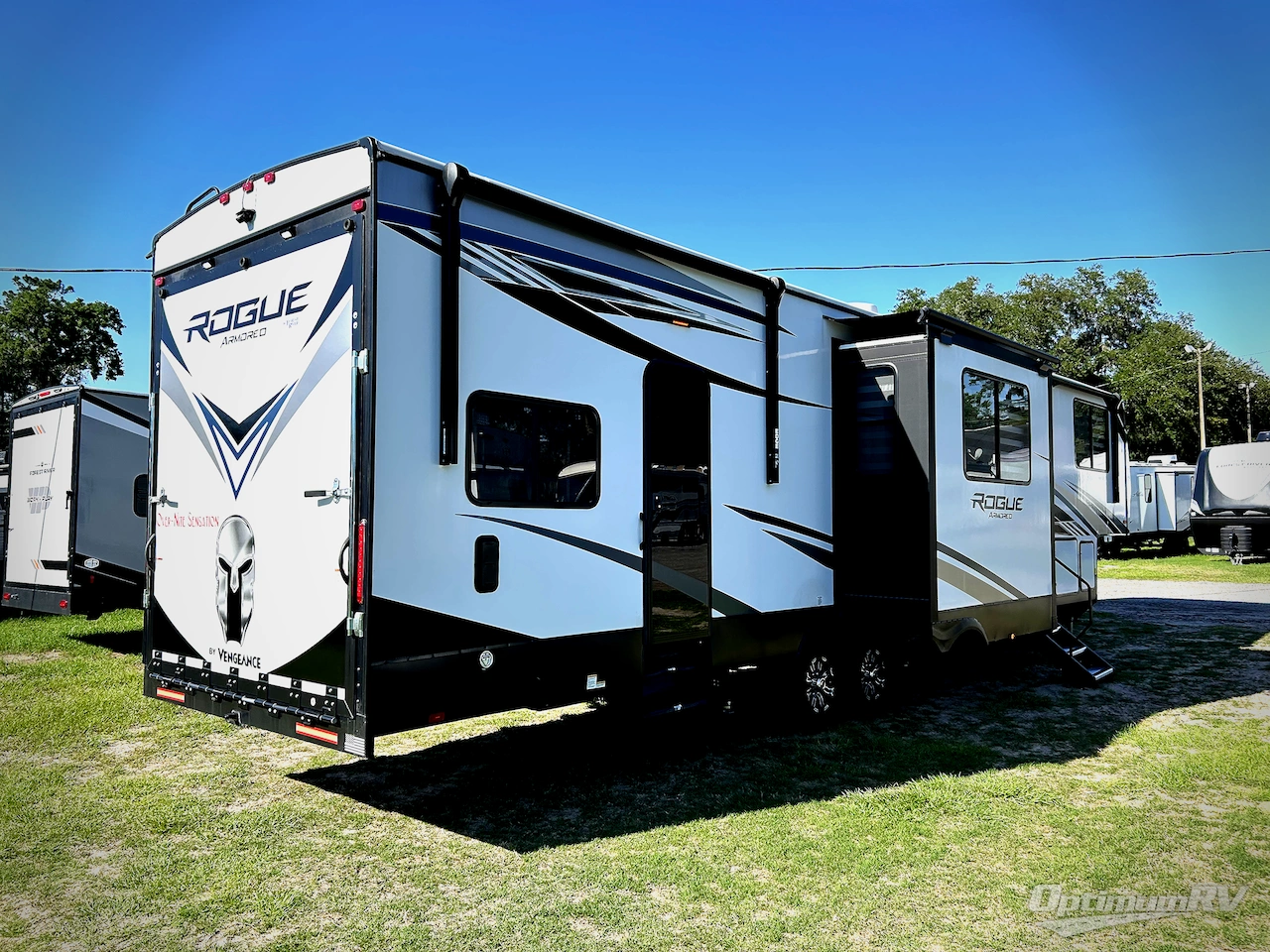 2021 Forest River Vengeance Rogue Armored VGF351G2 Photo 2