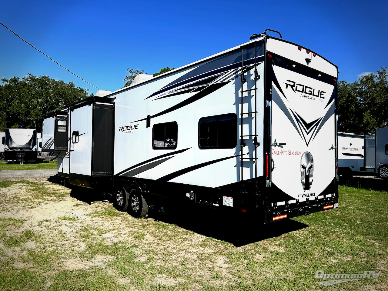 2021 Forest River Vengeance Rogue Armored VGF351G2 Photo 3