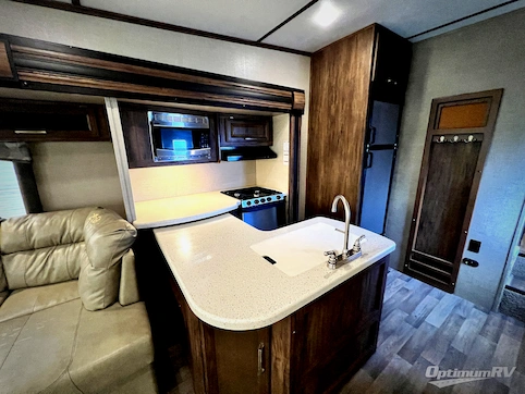 2017 Keystone Cougar X-Lite 29RES RV Photo 3