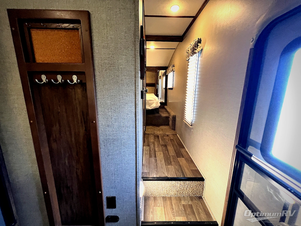 2017 Keystone Cougar X-Lite 29RES Photo 15