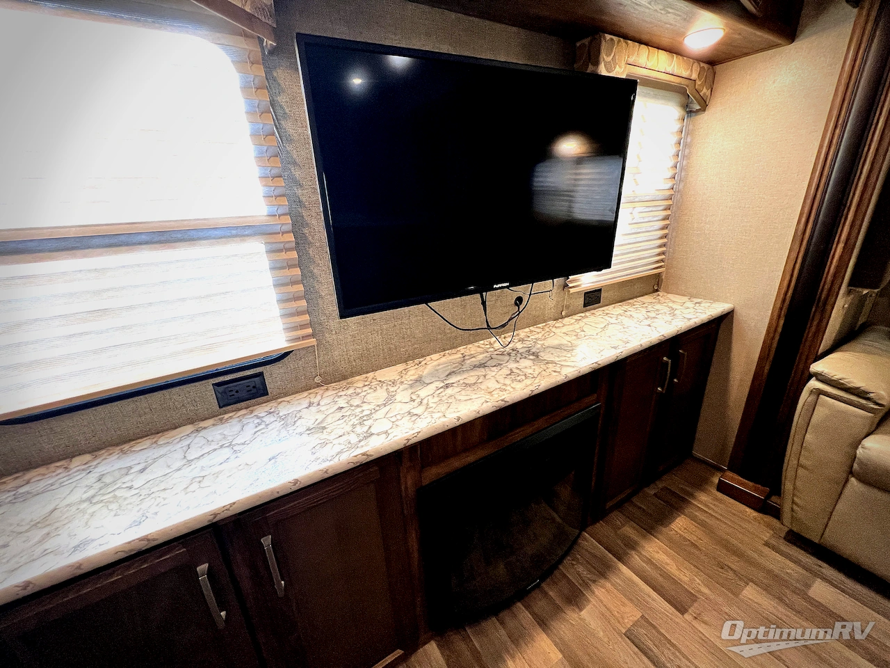 2017 Keystone Cougar X-Lite 29RES Photo 9