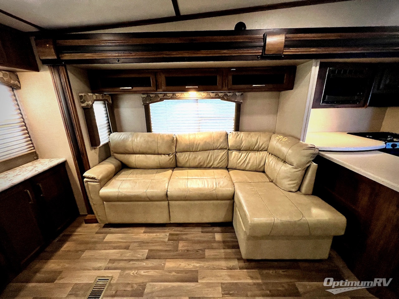 2017 Keystone Cougar X-Lite 29RES Photo 10