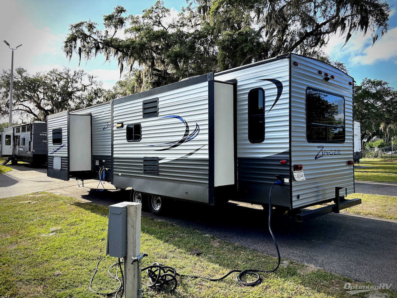 2018 CrossRoads Zinger ZR34RS Photo 3