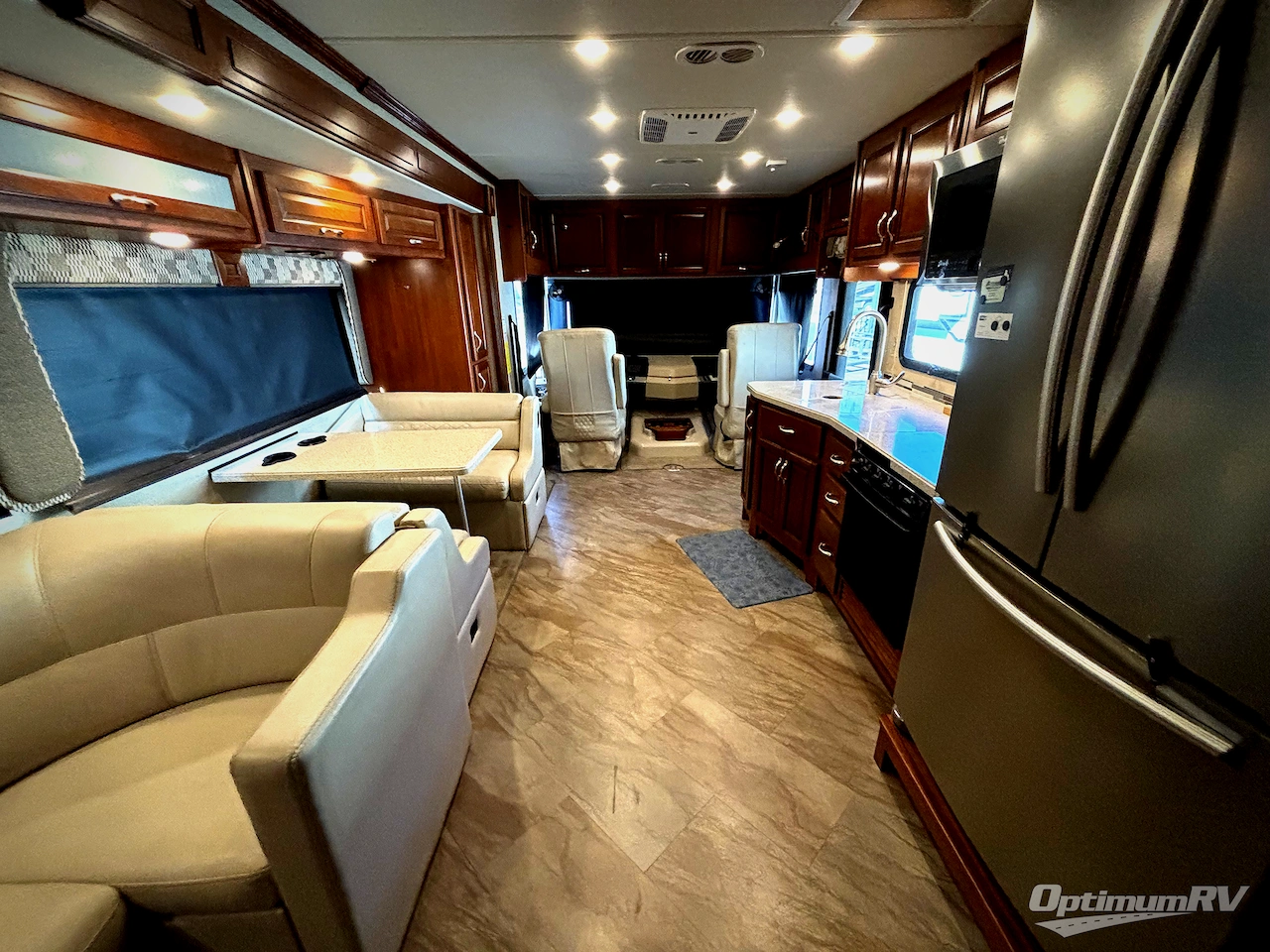 2016 Fleetwood Bounder 35K Photo 5