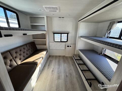 2025 Forest River Surveyor Legend X 32CAMP RV Photo 4