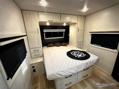 2025 Forest River Surveyor Legend 204MKLE RV Photo 4