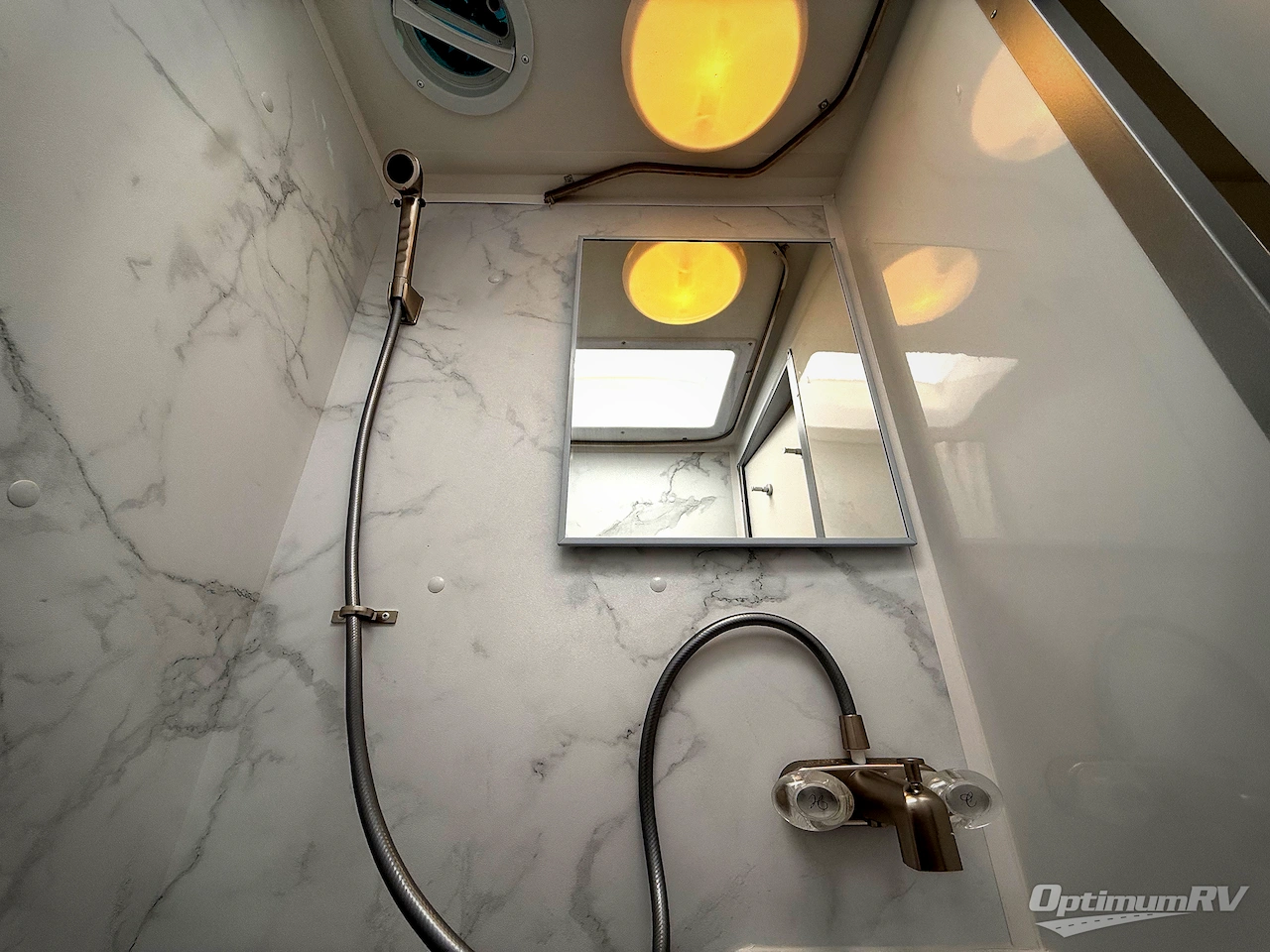 2026 Thor Chateau 19Z Photo 16