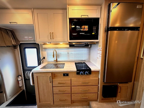 2026 Thor Chateau 22Z RV Photo 3