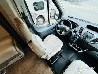 2017 Winnebago Fuse 23A RV Photo 2