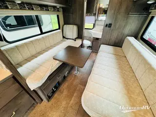 2017 Winnebago Fuse 23A RV Photo 4