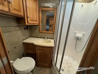 2016 Winnebago Adventurer 35P RV Photo 4