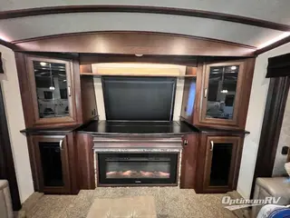 2018 Jayco Pinnacle 38FLWS RV Photo 2