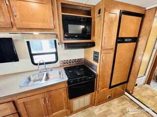 2018 Winnebago Minnie Winnie 31K RV Photo 3