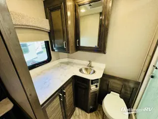 2021 Fleetwood Southwind 37F RV Photo 4