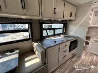 2023 Thor Vegas 24.3 RV Photo 4