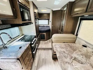 2022 Thor Four Winds 22E RV Photo 3