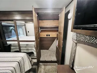 2019 Keystone alpine 3401RS RV Photo 4