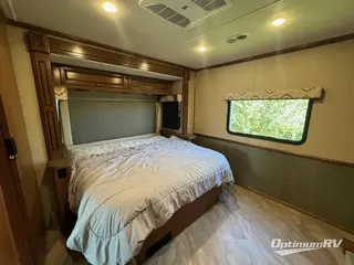 2017 Fleetwood Bounder 35P RV Photo 4