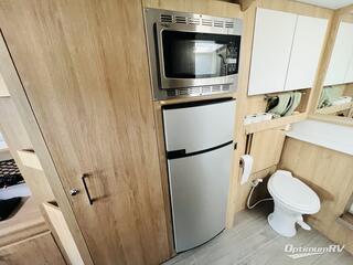 2019 Leisure Travel Wonder 24MB RV Photo 4