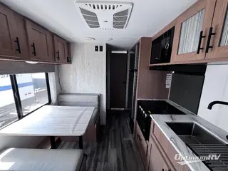 2022 Prime Time Avenger 26BK RV Photo 2