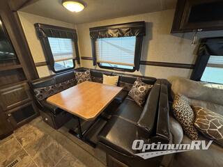 2017 Forest River Rockwood Signature Ultra Lite 8281WS RV Photo 3