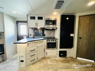 2024 Palomino Puma 32BHQS RV Photo 2