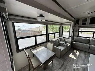 2022 Palomino Columbus 329DV RV Photo 2